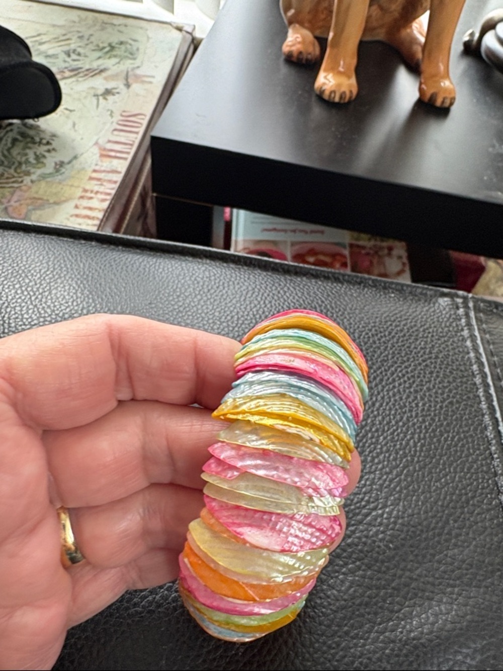 Handmade Multi-Color Conch Shell Stretch Bracelet - Vibrant Beach Style - Picture 7 of 7
